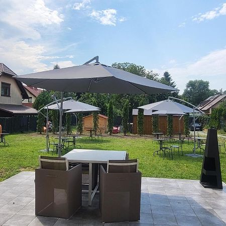 The Castle Suites & Apartment - Free Parking - (Adults Only) Krakau Exterior foto