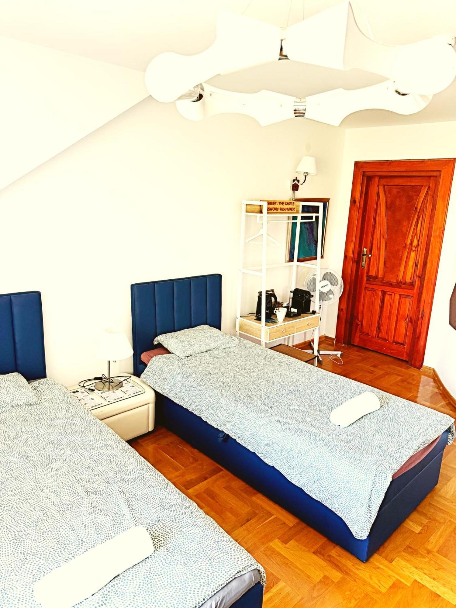 The Castle Suites & Apartment - Free Parking - (Adults Only) Krakau Exterior foto